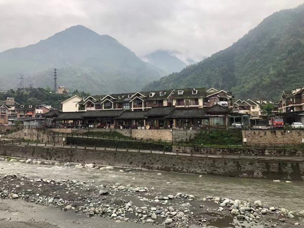 上海房產(chǎn)地產(chǎn)律師來講講開發(fā)商逾期交房是否需要支付違約金
